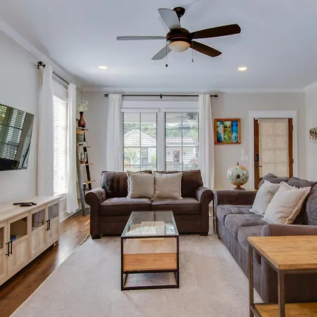 Private Backyard - Near Bicentennial Park Holiday home