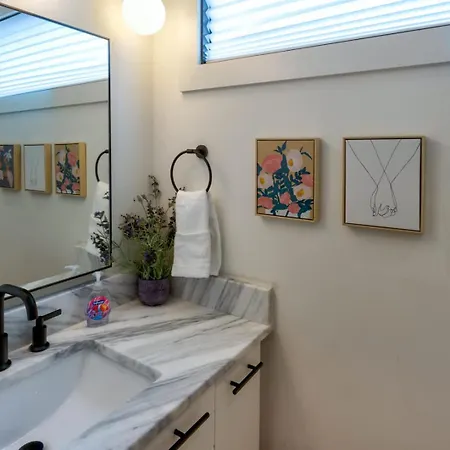 Trendy Weho - Near Dt Holiday home *