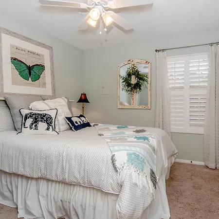 Holiday home Cozy Getaway - Close To Dt Nash & Germantown *