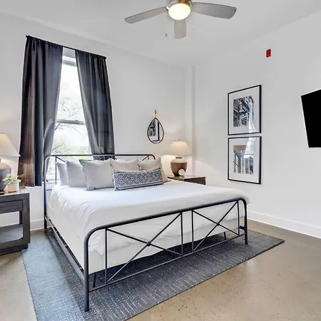 Centennial Park Near Broadway Sleeps 4 Holiday home Nashville