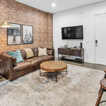 1 Bedroom Loft Near Centennial Park Holiday home