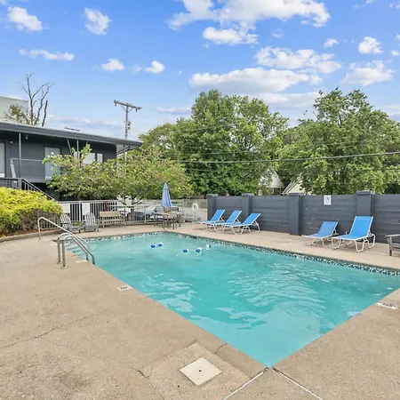 Cozy For 2 Highly Walkable - Close To Dt Apartment Nashville