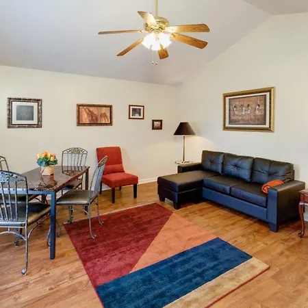 Holiday home Delightful Duplex - Steps Away From Tsu *