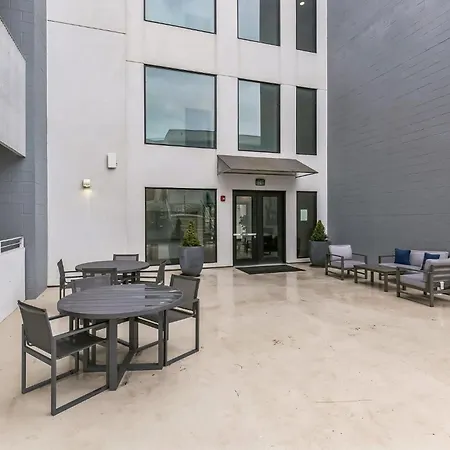 Trendy For 8 In Highly Walkable Neighborhood Holiday home *