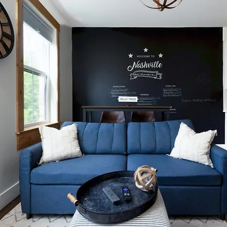 Charming Historic Loft Near Centennial Park *