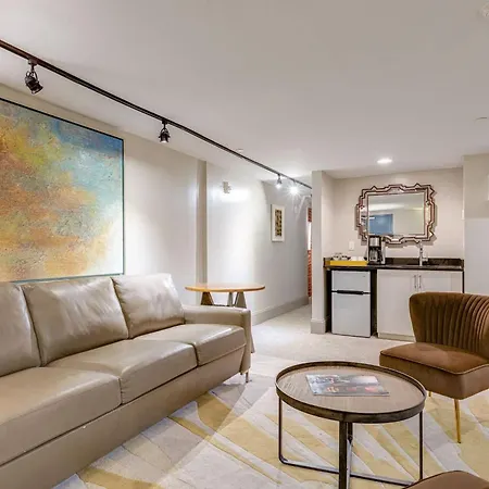 Retreat For 4 Near Dt Walk To Broadway Apartment