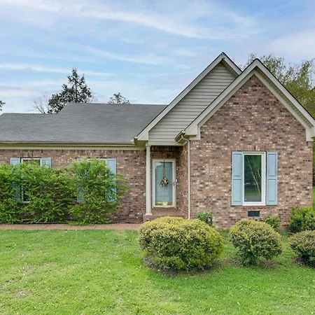 3 Mi To Old Hickory Lake: Family-friendly Getaway! Holiday home *