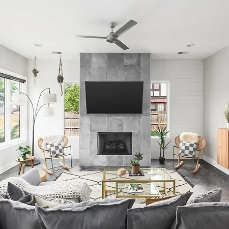 Modern Luxury With Rooftop Deck, 3 Mi To Downtown * Nashville