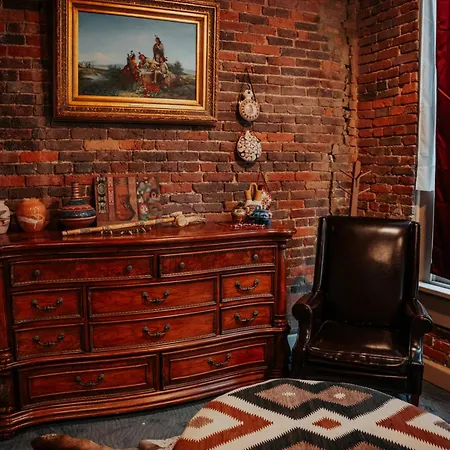 Broadway 4br 2bth 2500sf Art Gallery And Steam Holiday home Nashville