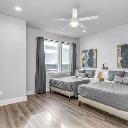 2 Townhomes - Sleeps 24-rooftop Patios Nashville
