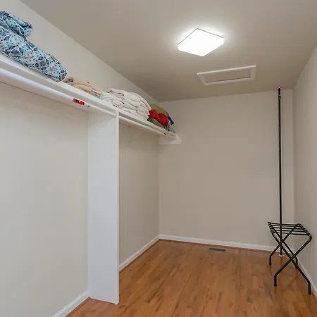 Huge For Groups Near Downtown * Nashville