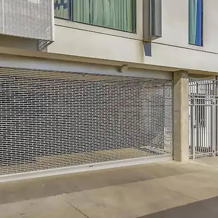 Holiday home Downtown Luxury Pool Gym Free Parking 312
