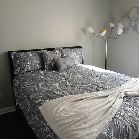 & Cozy Location 10 Minutes From Downtown Nashville