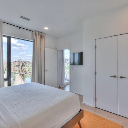 Boutique On Nashville's Riverfront- Eve #402 Holiday home *