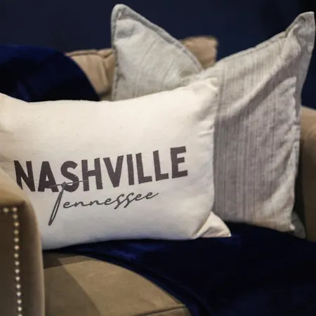Fabulous Nashvegas Loft Retreat Near Vandy Off West End Mins To Broadway Nashville