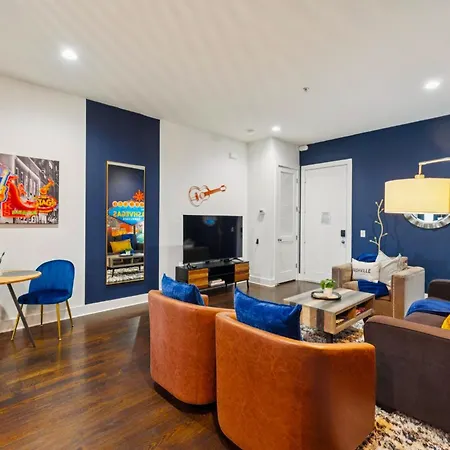 Holiday home Fabulous Nashvegas Loft Retreat Near Vandy Off West End Mins To Broadway *