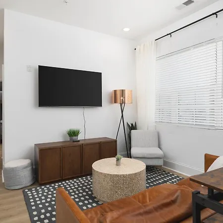 Apartment With Free Parking, 3 Mi Downtown & Stadium, By Coffee Nashville