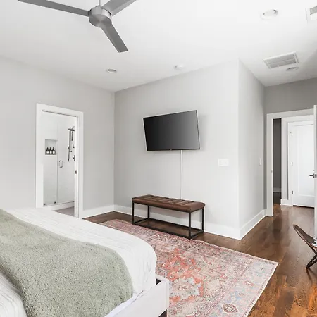 Modern Luxury With Rooftop Deck, 3 Mi To Downtown