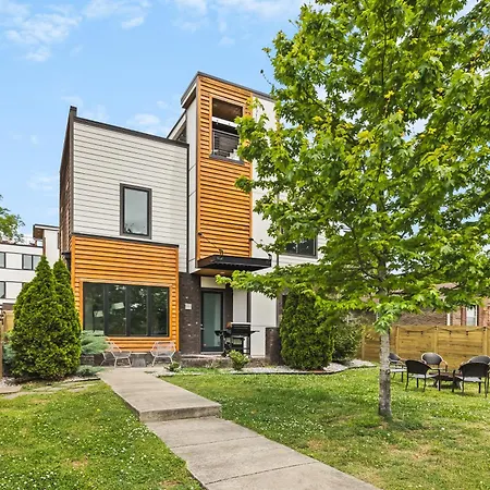 Modern Luxury With Rooftop Deck, 3 Mi To Downtown
