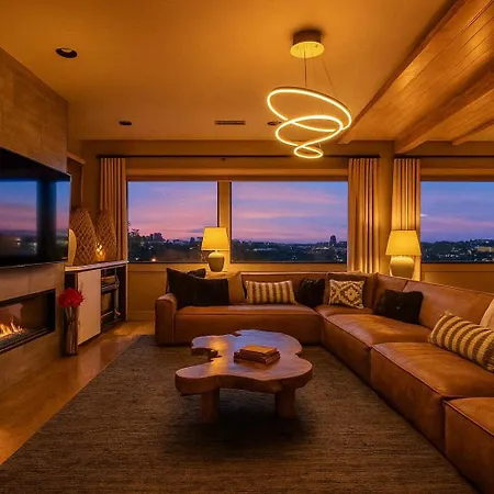Holiday home Epic Luxury Mansion W Skyline Views *