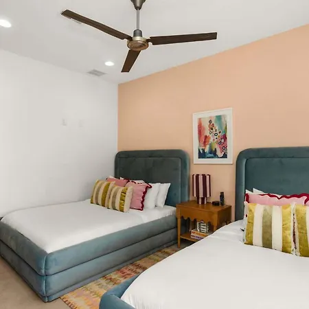 Holiday home Play At 8th & Argyle Elite Vacation Spot