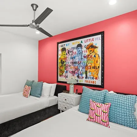 Pop Art Retreat On Legendary 8th - Walk Everywhere Holiday home