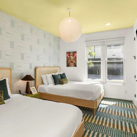 Luxe At 8th And Argyle Elite Vacation Spot Holiday home