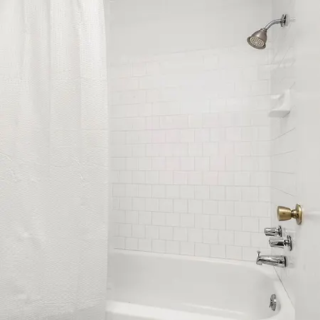 Cozy Midtown Location Walkable *