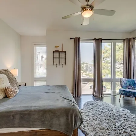 12 South Charmer 3 Bedroom With Rooftop Patio Holiday home Nashville