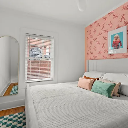 The Dolly House On Music Row - 7br - Sleeps 22 *