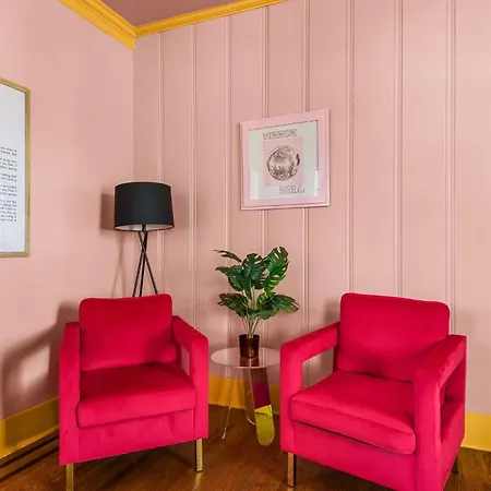 Holiday home The Taylor Swift - Dolly Mansion - Music Row *