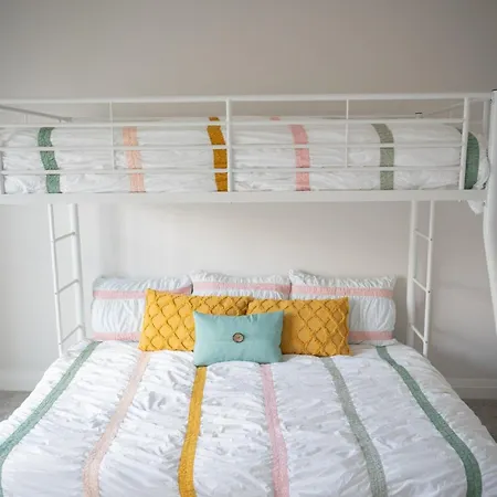 The Teal Door Cottage-spacious With Kingsuite Holiday home *