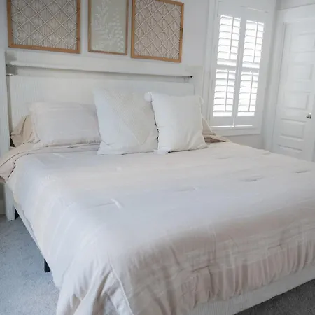The Teal Door Cottage-spacious With Kingsuite Holiday home Nashville
