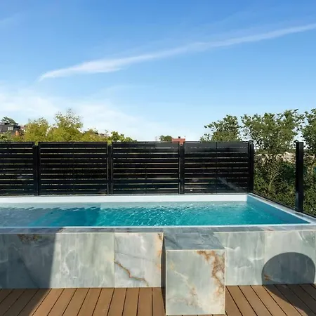 New Luxury With Rooftop Heated Pool-sleeps 12 * Nashville