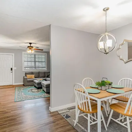 Cute & Cozy - Minutes From Downtown & Bna Apartment Nashville