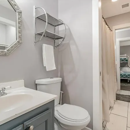 Apartment Cute & Cozy - Minutes From Downtown & Bna