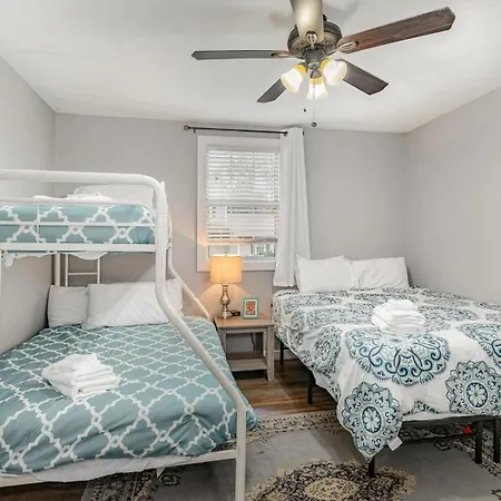 Cute & Cozy - Minutes From Downtown & Bna Apartment