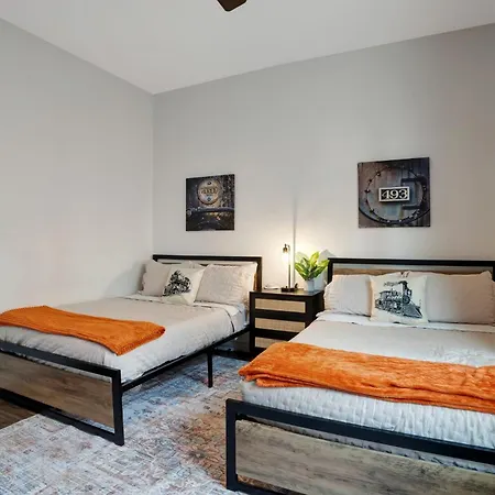 Group Getaway - 2 Homes Rooftops 28 * Nashville