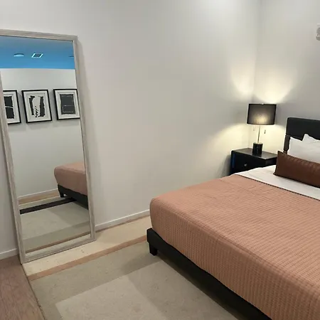 Stylish Riverfront Eve 305 - Free Parking * Nashville