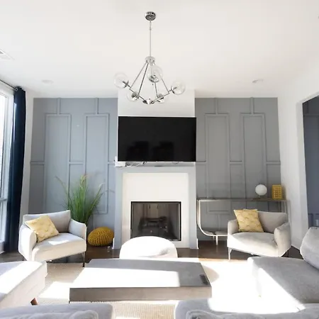 Commodore At The Gulch - Private Rooftop With Views Holiday home *