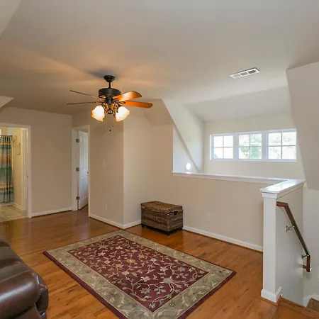Villa Huge For Groups Near Downtown