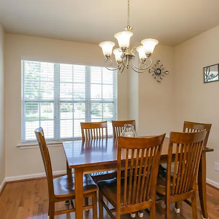 Huge For Groups Near Downtown * Nashville