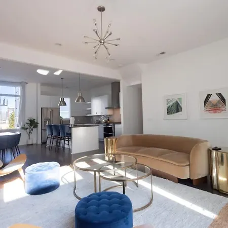 Songbird - Sleeps 16 - Two Rooftops With View Holiday home