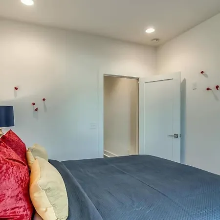 Holiday home Songbird - Sleeps 16 - Two Rooftops With View Nashville