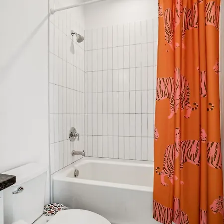 Townhouse With Rooftop & Modern Comfort Holiday home Nashville