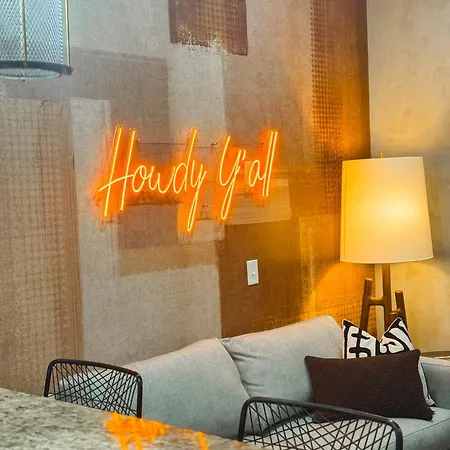Holiday home Neon Daes Amazing 1 Bedroom Near Vandy And Broadway *