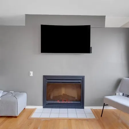 Apartment Downtown River Views Pool Parking *