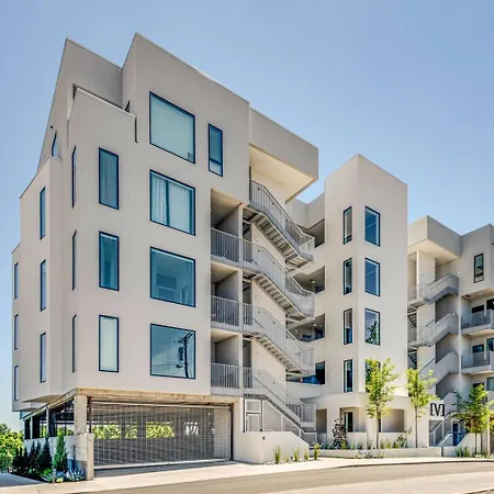 Holiday home Luxury 2-bd, 2-bth Downtown Riverfront, Park Free Nashville
