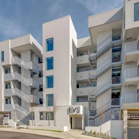 Holiday home Luxury 2-bd, 2-bth Downtown Riverfront, Park Free *