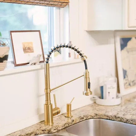 Holiday home Historic Gem: 4 Bedroom With Pool, Walk To Hotspots Nashville